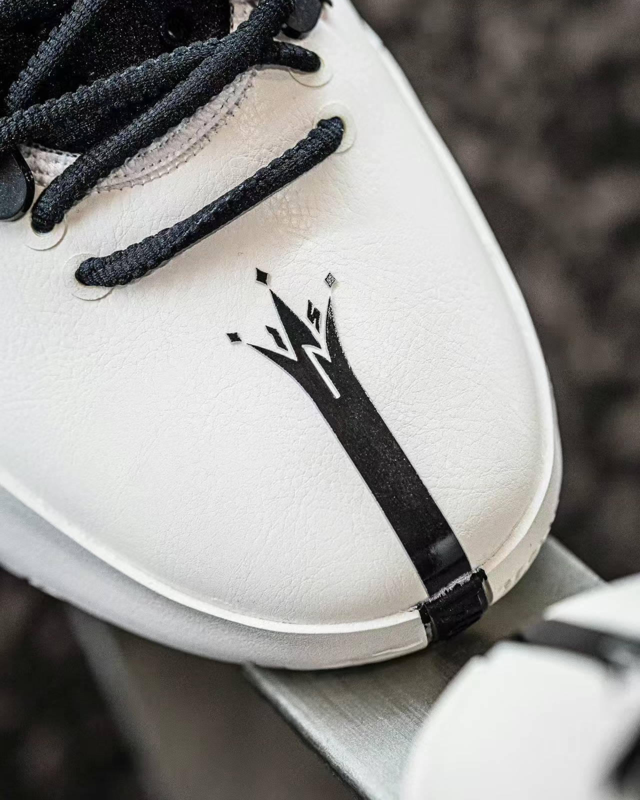 Nikola Jokić, Patike