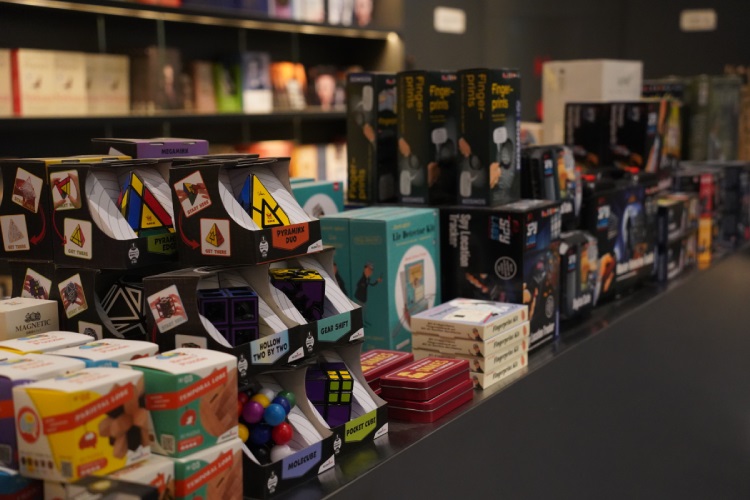 Naučna knjižara Laguna Palata nauke