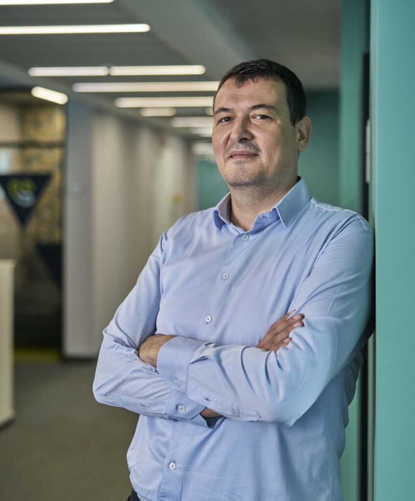 Nenad Hasura, direktor segmenta za fiksne i digitalne usluge u Yettelu. ...