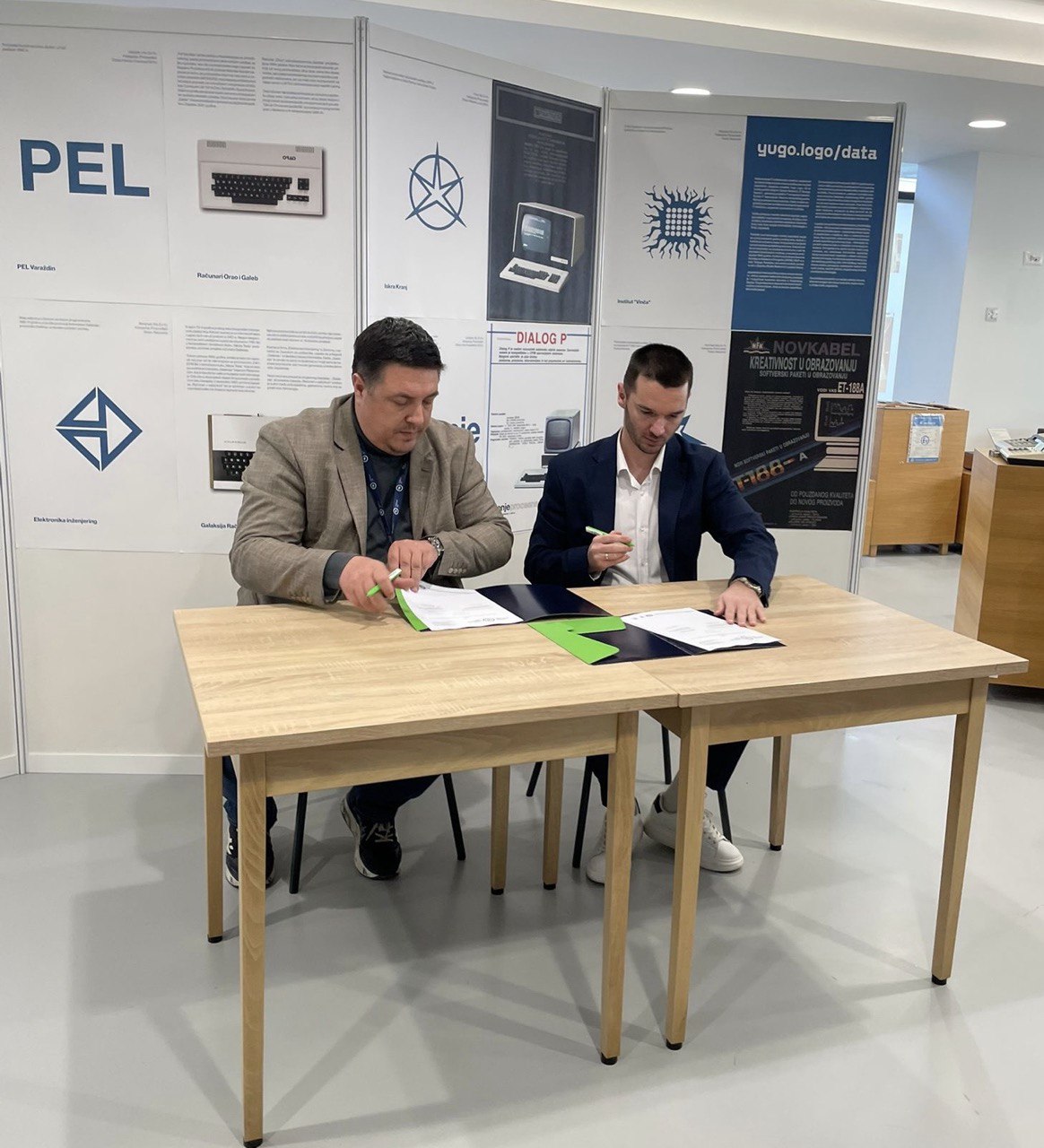 DataArt izložba logotipa