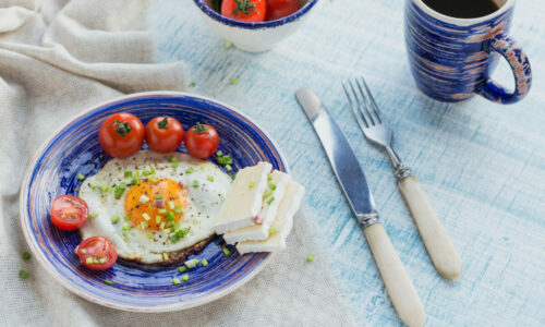 Balkanski doručak, hrana, jaja