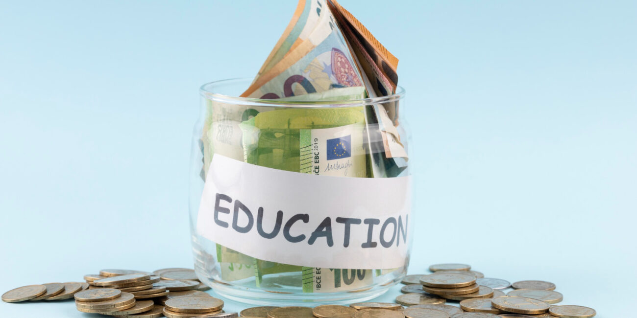 Alek Kavčić, donacije, škola, prosvetari