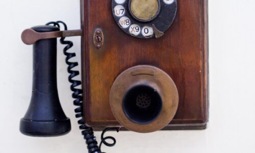 Telefon, Bel, Telefonski razgovor,