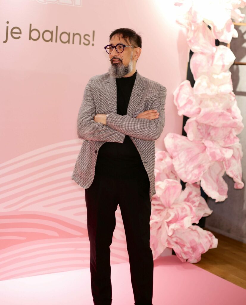 Ašok murti, garderoba, komadi