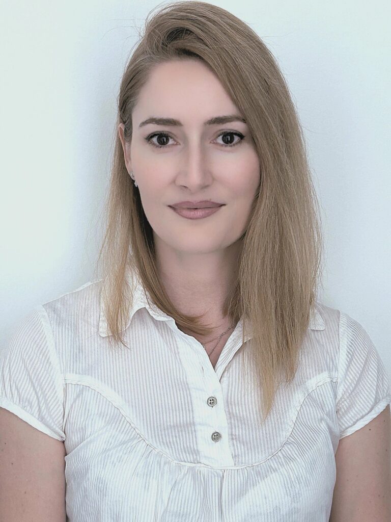 Komoanija NIS, Menadžer prvi put