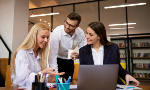 mladi, posao, razgovor