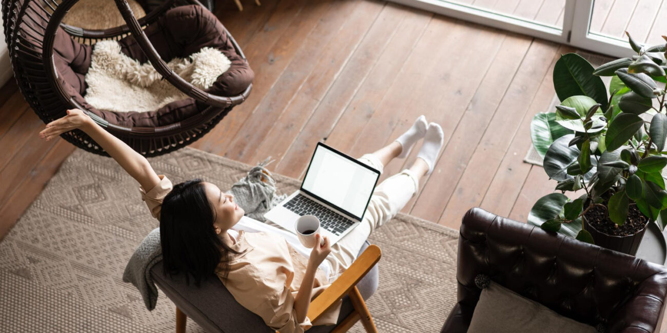 rad od kuće, posao, mladi, laptop,