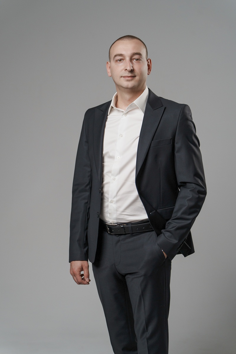 Nemanja Gavrilović, Mokrogorska poslovna škola