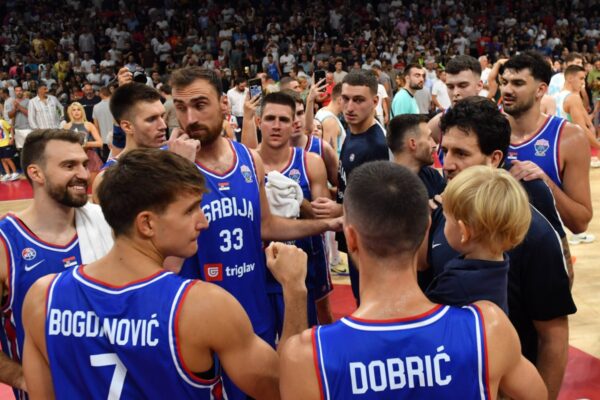 Kosarkasi Srbije i Slovenije u akciji tokom prijateljske utakmice u sklopu priprema za Evropsko prvenstvo, veceras u Beogradskoj areni.