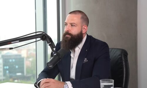 Moć komunikacije, Stefan Marinković