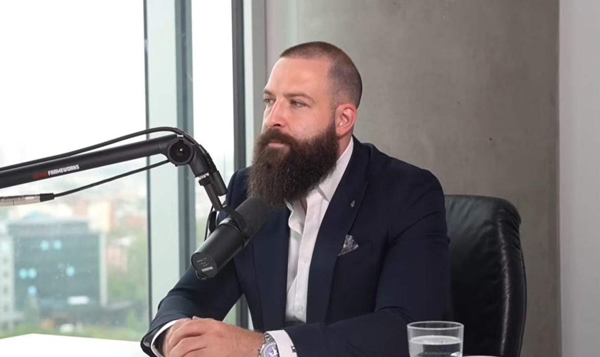 Moć komunikacije, Stefan Marinković