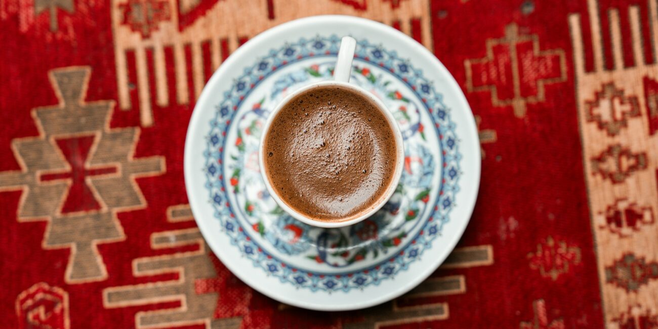 ispijanje kafe, kafa, turska kafa