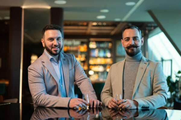 Riddle Bar, Copy Taste