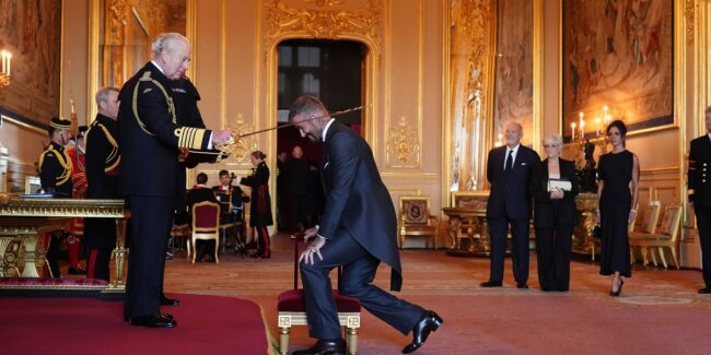 Dejvid Bekam, vitez, KRalj Čarls