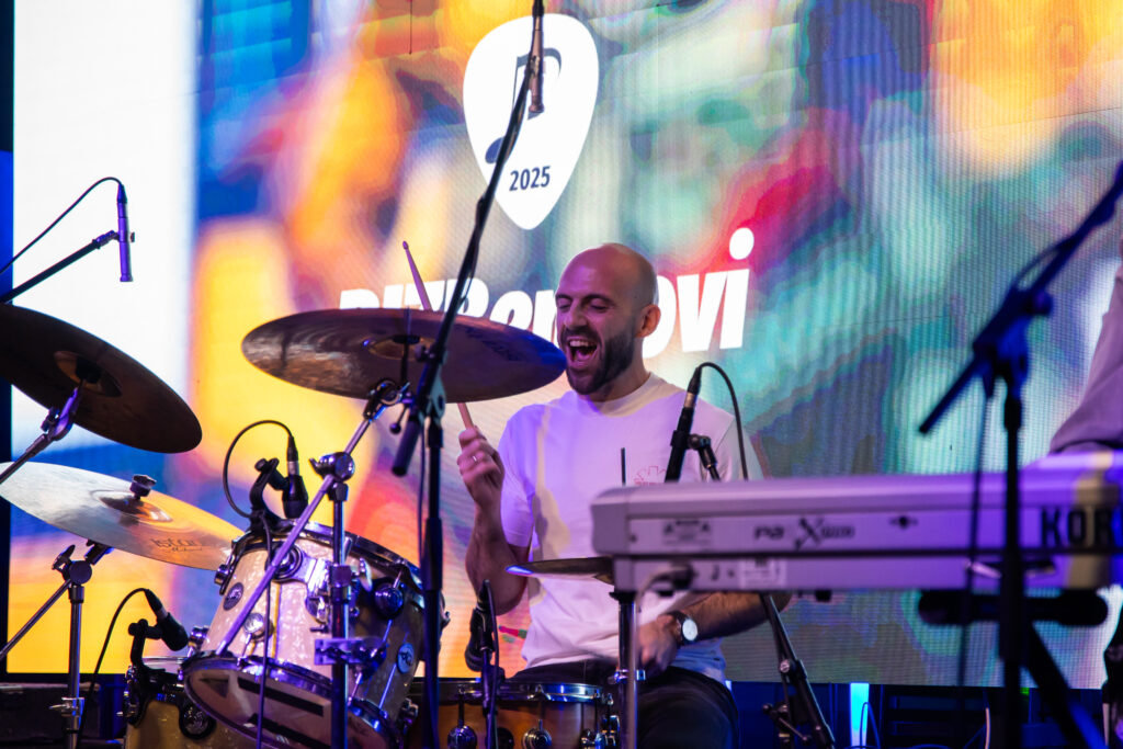 Alterset, BIZBendovi