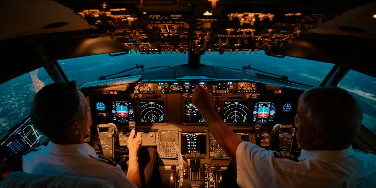 pilot, pilotska kabina, avion, posada, alkotestiranje