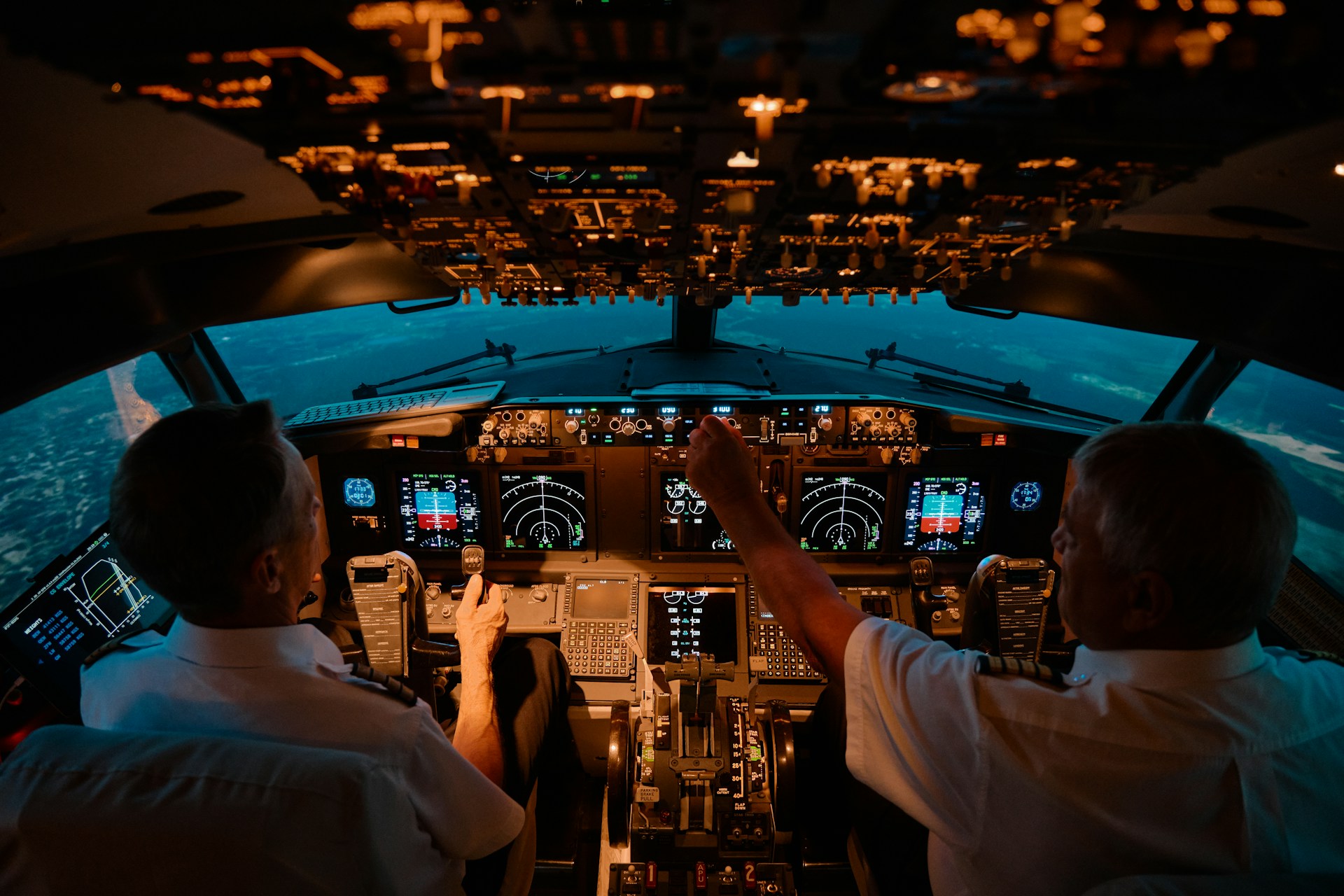 pilot, pilotska kabina, avion, posada, alkotestiranje