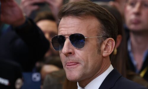 naočarce, MAkron, DAvos