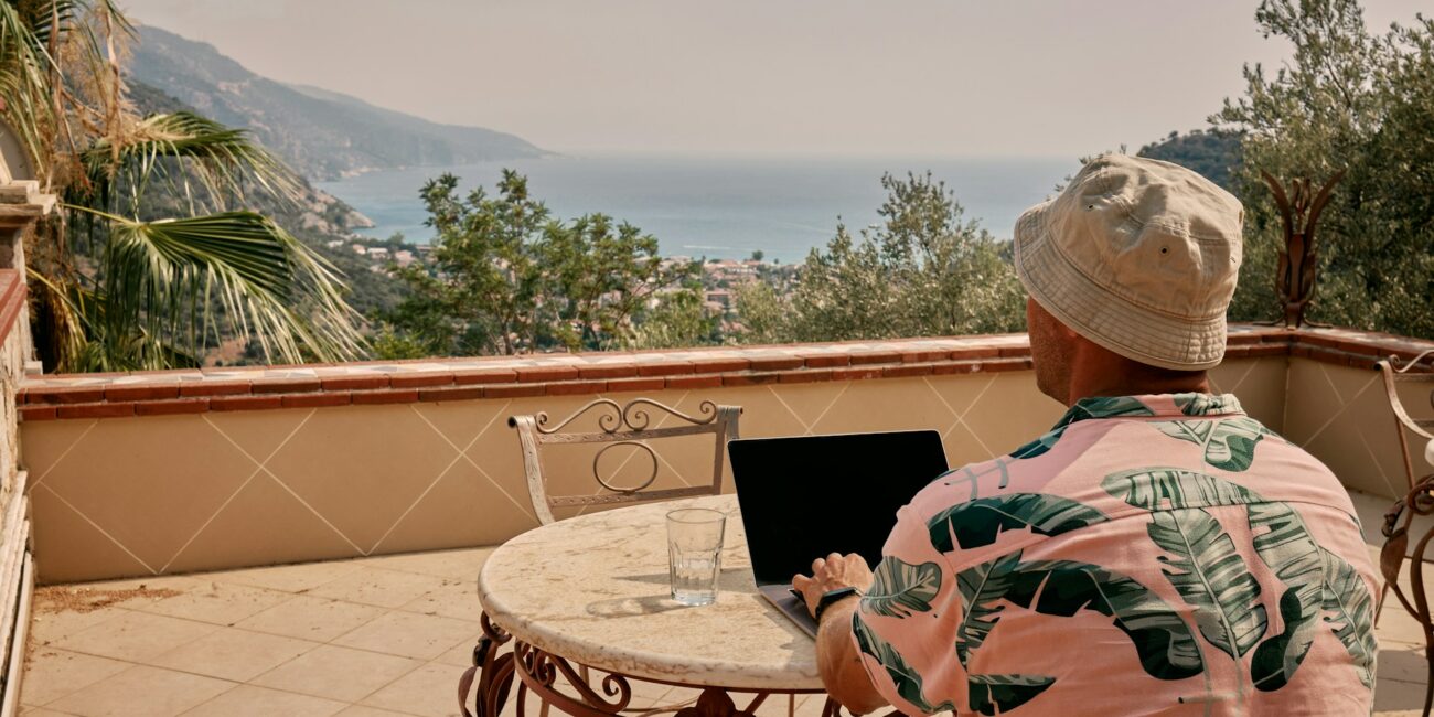 posao, rad od kuće, rad na daljinu, laptop digital nomad vizaBugarska