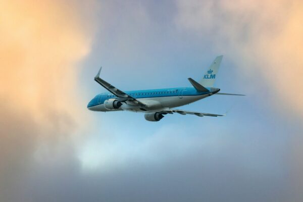 KLM, avion, avio kompanija wifi, slušalice